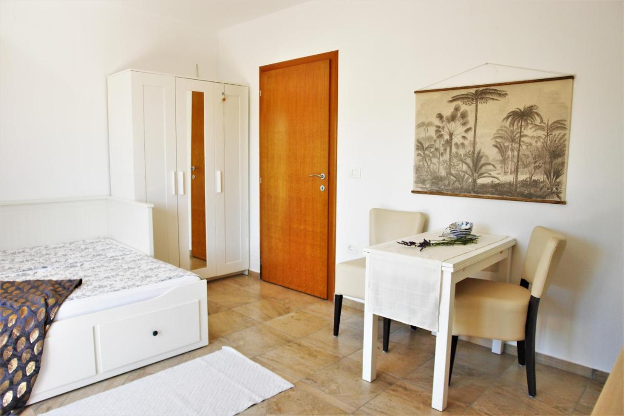 Iva Apartmani Vodice Kültér fotó