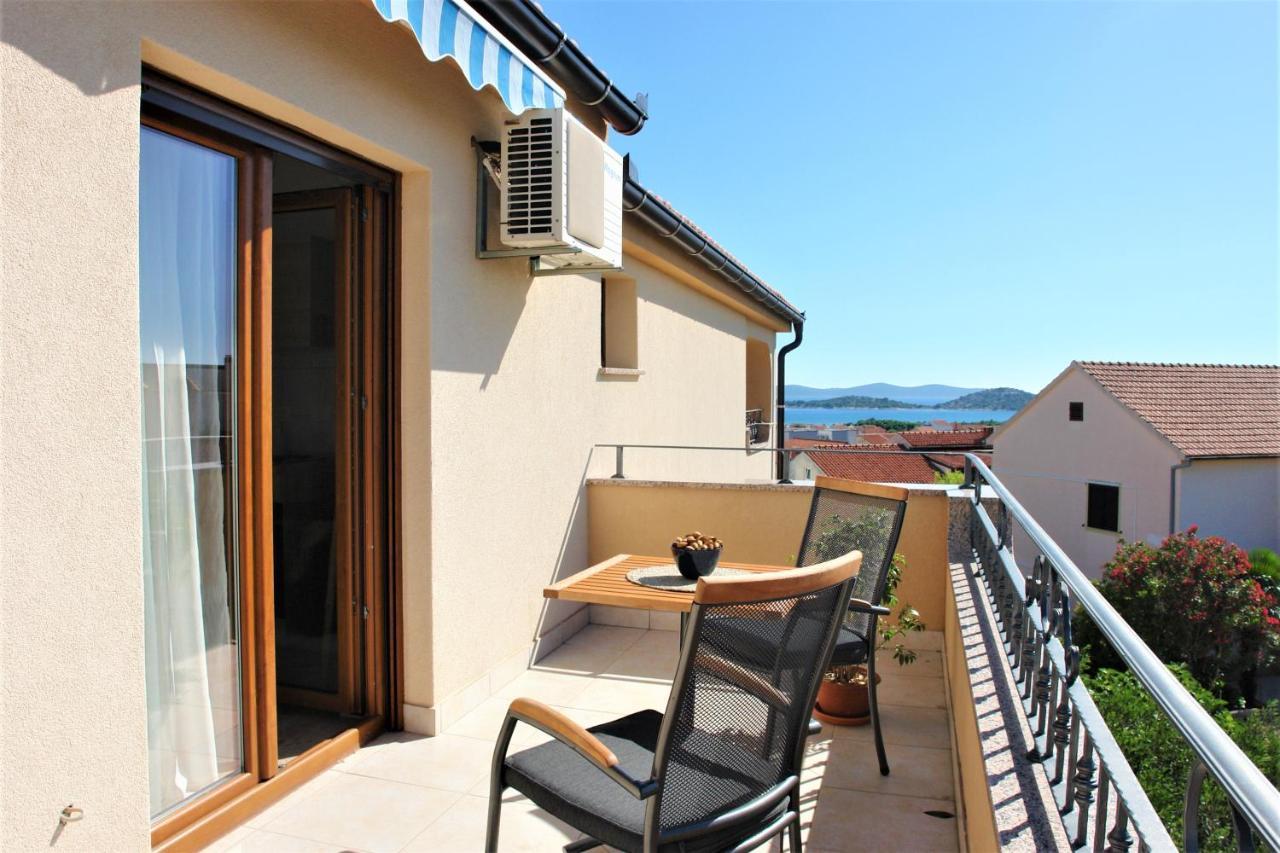 Iva Apartmani Vodice Kültér fotó