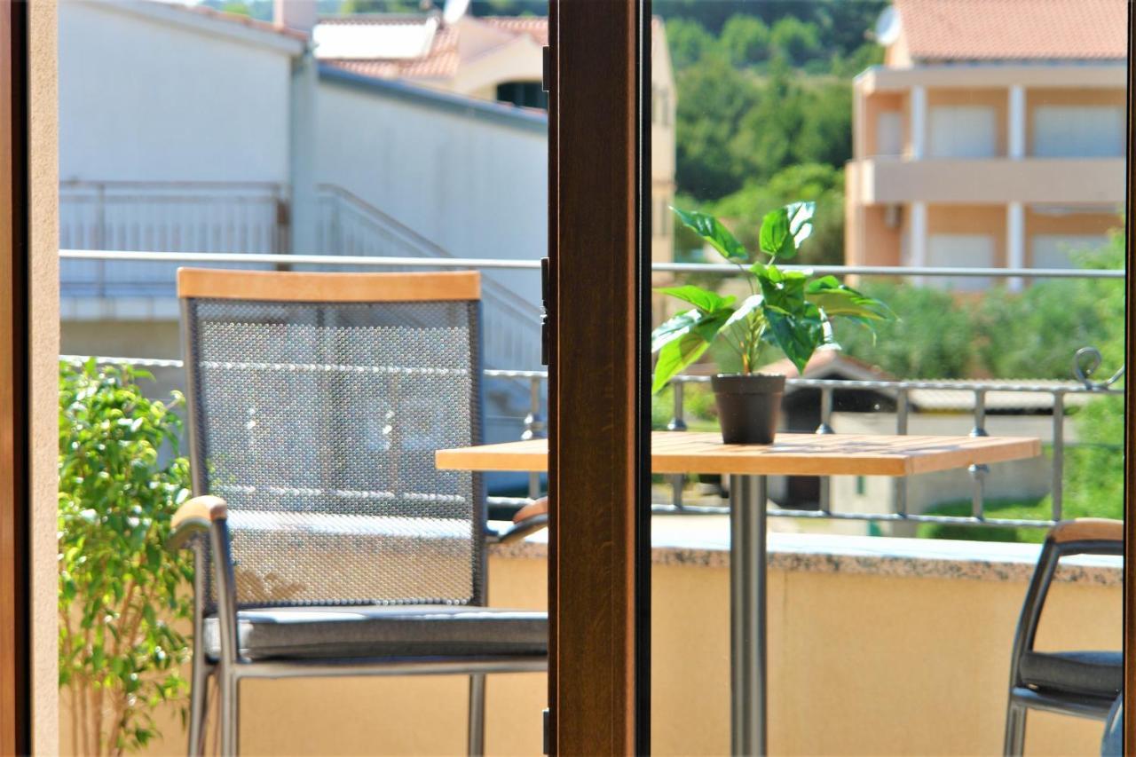 Iva Apartmani Vodice Kültér fotó