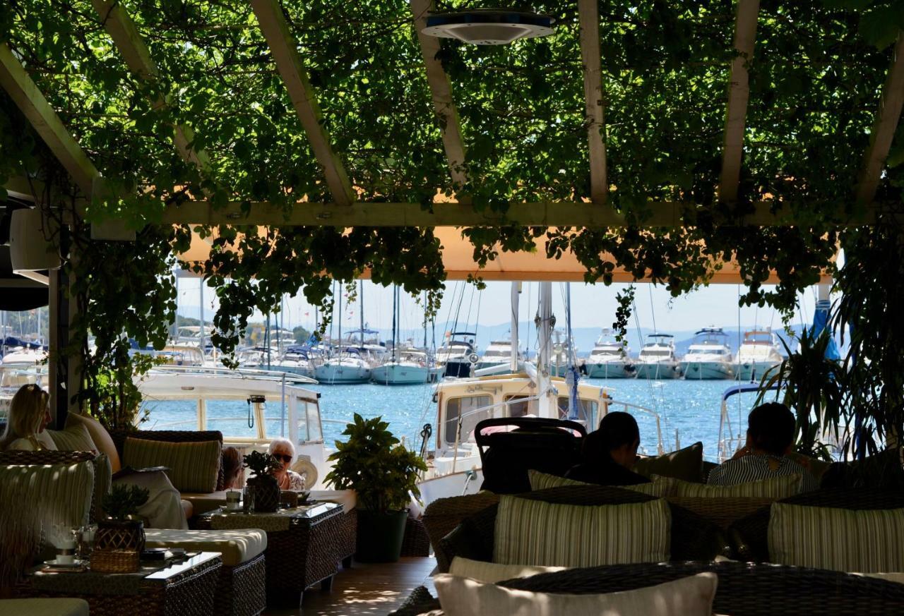 Iva Apartmani Vodice Kültér fotó