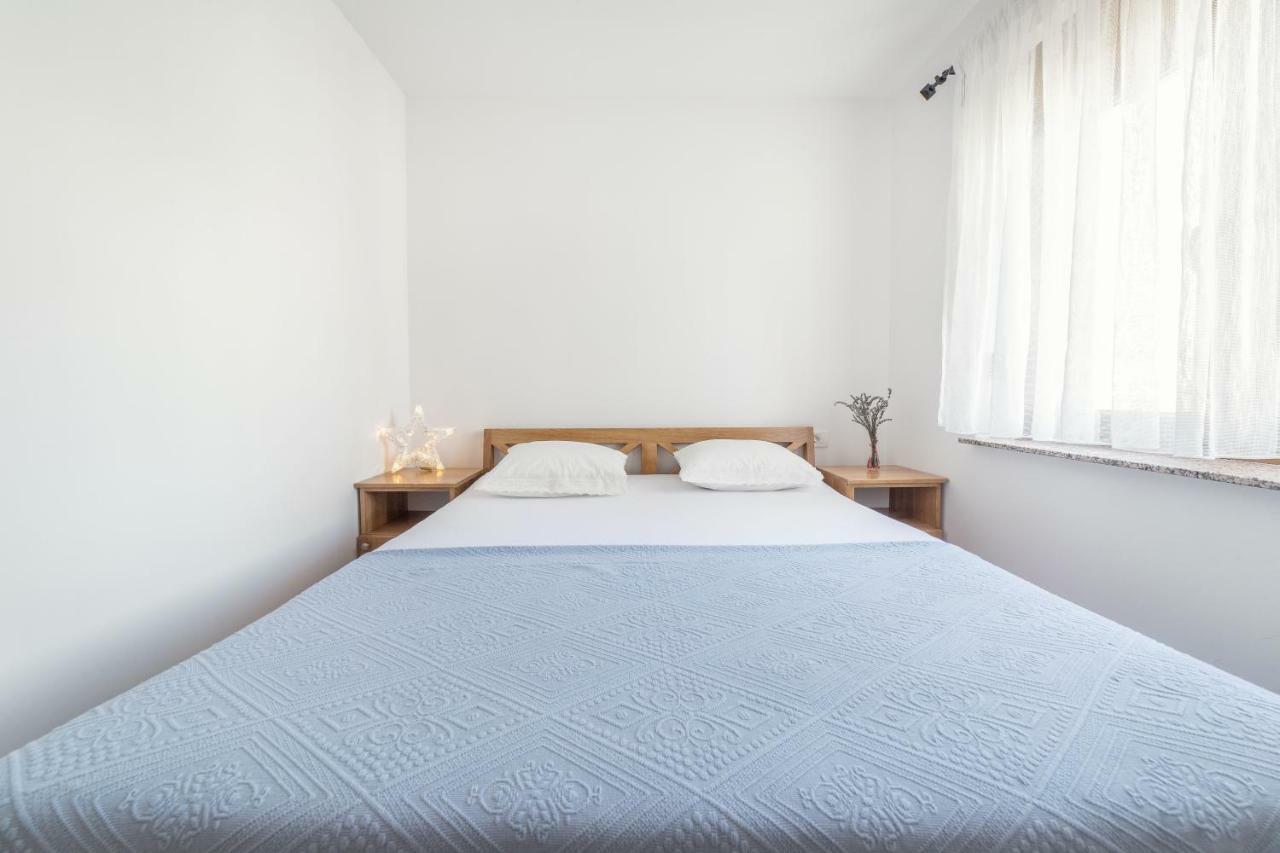 Iva Apartmani Vodice Kültér fotó