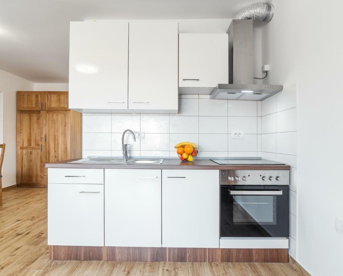 Iva Apartmani Vodice Kültér fotó