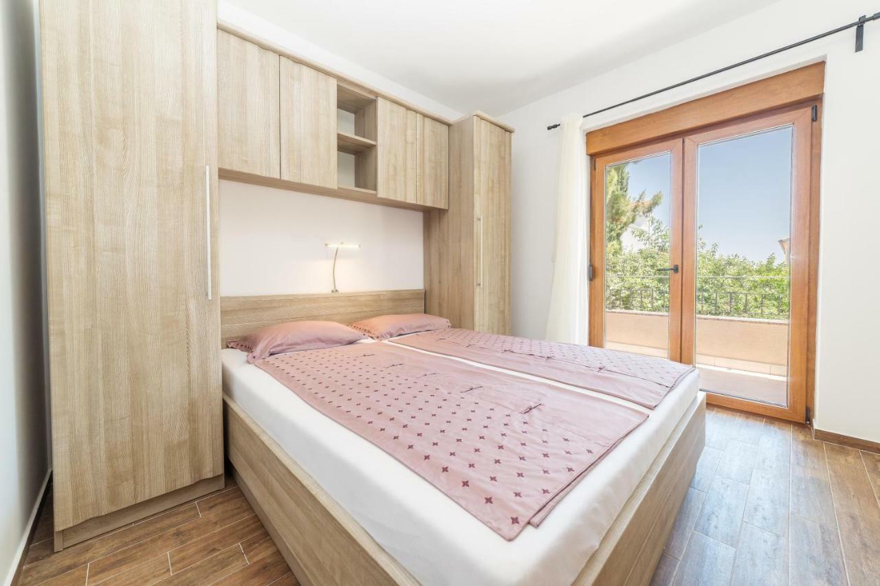 Iva Apartmani Vodice Kültér fotó