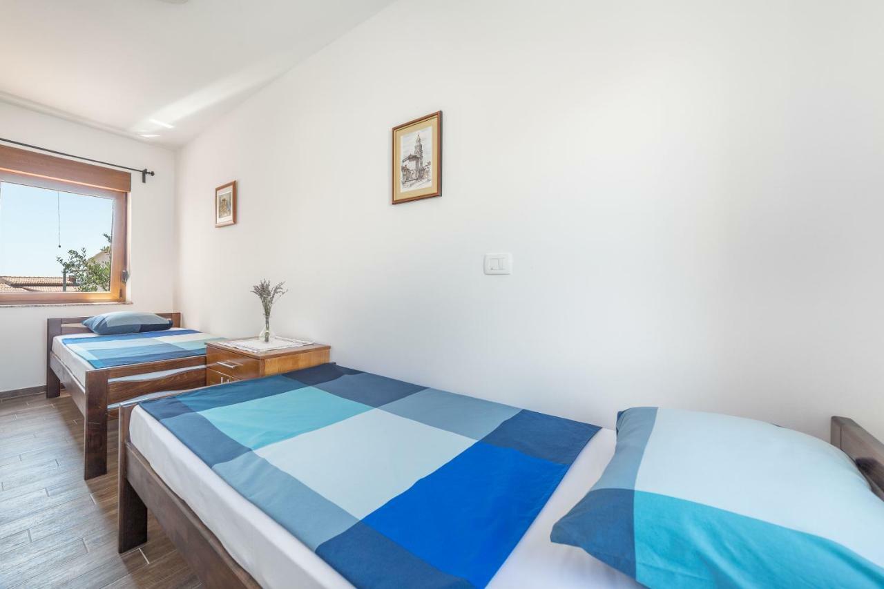 Iva Apartmani Vodice Kültér fotó